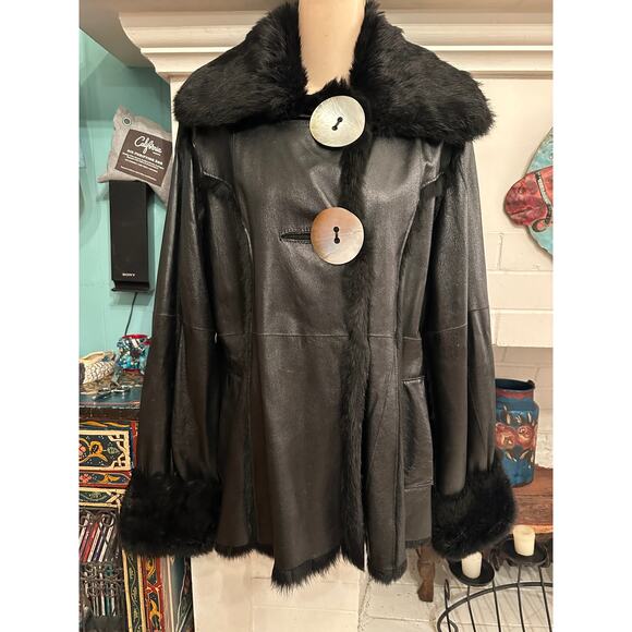SPECTACULAR 1-OF-A-KIND VINTAGE  BLACK TOSCANA SHEARLING SMOOTH LEATHER JACKET - Picture 1 of 10